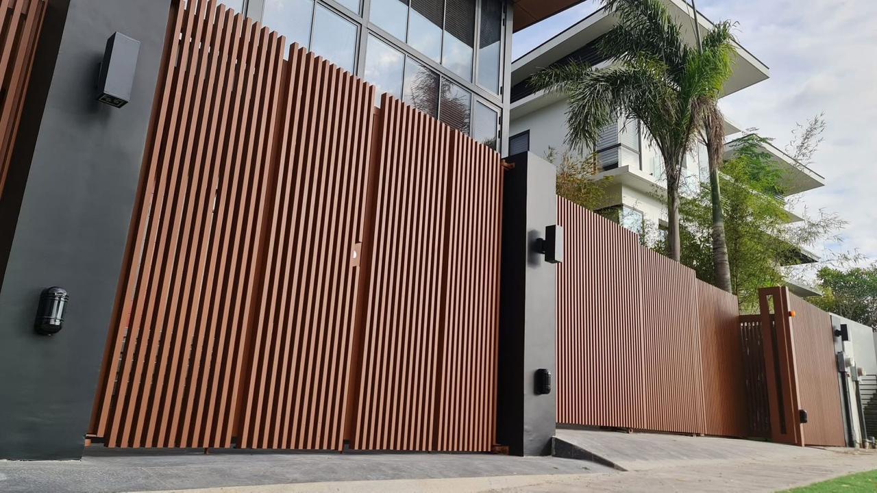 Skyline Corporate Center